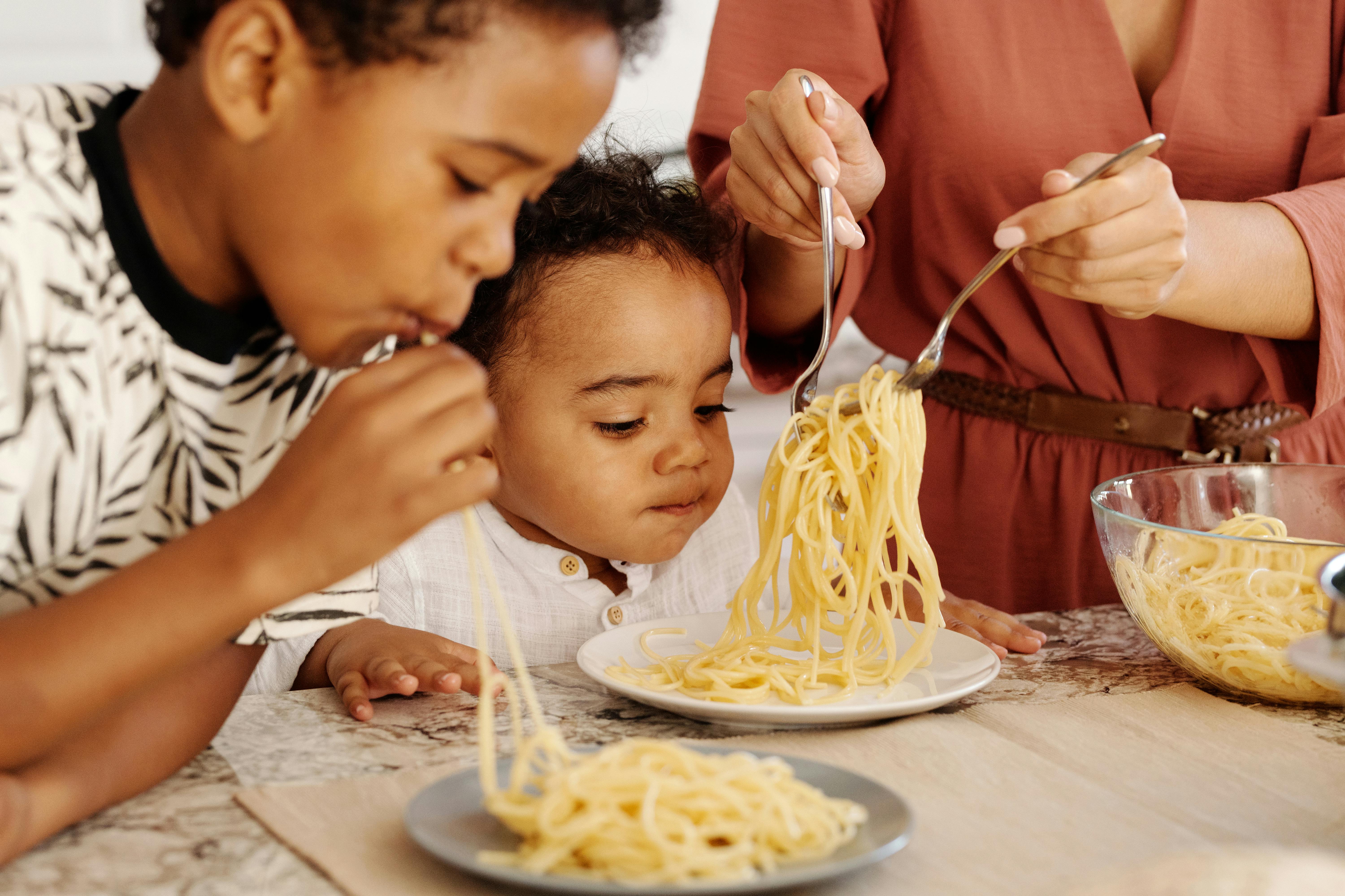 African family enjoying food